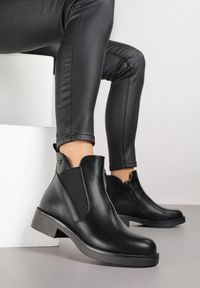 Renee - Czarne Botki Sztyblety Zdobione Aplikacją przy Obcasie Meralie. Okazja: na imprezę, na co dzień. Kolor: czarny. Materiał: jeans. Wzór: aplikacja. Obcas: na obcasie. Styl: klasyczny, casual. Wysokość obcasa: średni #5