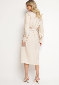 Born2be - Beżowa Wiskozowa Sukienka o Koszulowym Kroju z Paskiem z Klamrą i Kieszeniami Lisavianna. Okazja: do pracy, na co dzień, na spotkanie biznesowe. Kolor: beżowy. Materiał: wiskoza. Długość rękawa: długi rękaw. Typ sukienki: koszulowe. Styl: klasyczny, casual, elegancki, biznesowy #7