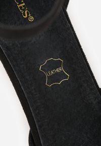 Renee - Czarne Czółenka Vices na Szpilce z Wkładką ze Skóry Naturalnej i Ozdobnym Paskiem Selarae. Okazja: na spotkanie biznesowe. Zapięcie: pasek. Kolor: czarny. Materiał: skóra. Obcas: na szpilce. Styl: biznesowy, elegancki, klasyczny #3