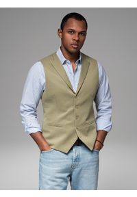 Ombre Clothing - Dopasowana kamizelka męska ze strukturalnej dzianiny z klapami – oliwkowa V1 - Rozmiar: XXL. Kolor: oliwkowy. Materiał: dzianina. Styl: klasyczny, elegancki
