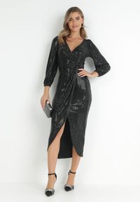Born2be - Czarna Sukienka Kopertowa z Cekinami adicy. Kolor: czarny. Długość rękawa: długi rękaw. Typ sukienki: kopertowe. Długość: midi #3