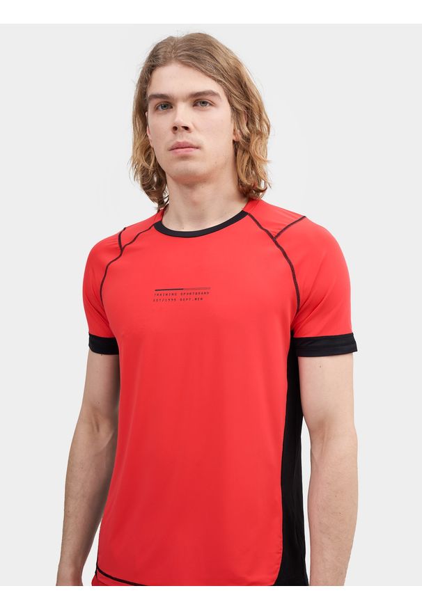 4f - Koszulka treningowa szybkoschnąca męska. Kolor: czerwony. Materiał: materiał, dzianina