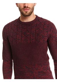 TOP SECRET - Sweter z przeplotami. Kolor: czerwony. Materiał: materiał. Długość: długie. Wzór: prążki, aplikacja. Sezon: zima #6
