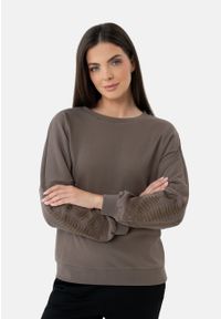 Volcano - Brązowa bluza B-SEPIA. Kolor: brązowy. Materiał: bawełna. Wzór: aplikacja, haft. Styl: klasyczny #1