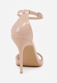 Renee - Beżowe Sandały ze Sprzączką wokół Kostki i Noskiem w Szpic z Lakierowanej Imitacji Skóry Santel. Okazja: na co dzień. Zapięcie: sprzączka. Kolor: beżowy. Materiał: skóra, lakier. Sezon: lato. Styl: casual, klasyczny, elegancki #7
