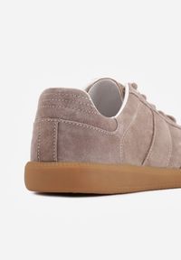 Born2be - Ciemnobeżowe Sneakersy z Zamszu Naturalnego ze Skórzaną Wkładką i Przeszyciami Muririal. Okazja: na co dzień. Kolor: brązowy. Materiał: zamsz, skóra. Wzór: nadruk #6