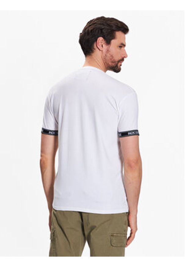 INDICODE T-Shirt Zayn 40-880 Biały Regular Fit. Kolor: biały. Materiał: bawełna