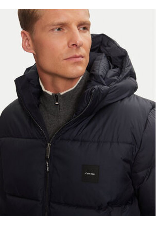 Calvin Klein Kurtka zimowa K10K113476 Granatowy Regular Fit. Kolor: niebieski. Materiał: syntetyk. Sezon: zima