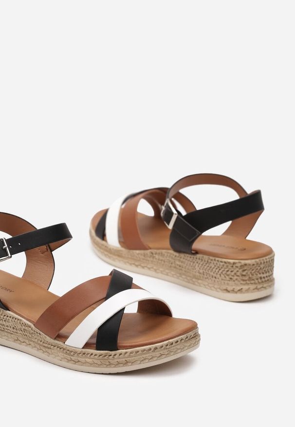 Born2be - Czarne Sandały Boho na Niskim Koturnie z Jutową Plecionką Zarneli. Okazja: na co dzień. Kolor: czarny. Materiał: jedwab. Sezon: lato. Obcas: na koturnie. Styl: boho