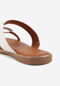 Born2be - Białe Klapki Japonki z Paskiem na Palec i Metaliczną Ozdobą Qhesith. Okazja: na co dzień. Kolor: biały. Materiał: jeans, len. Wzór: aplikacja. Sezon: lato. Styl: casual, elegancki #8