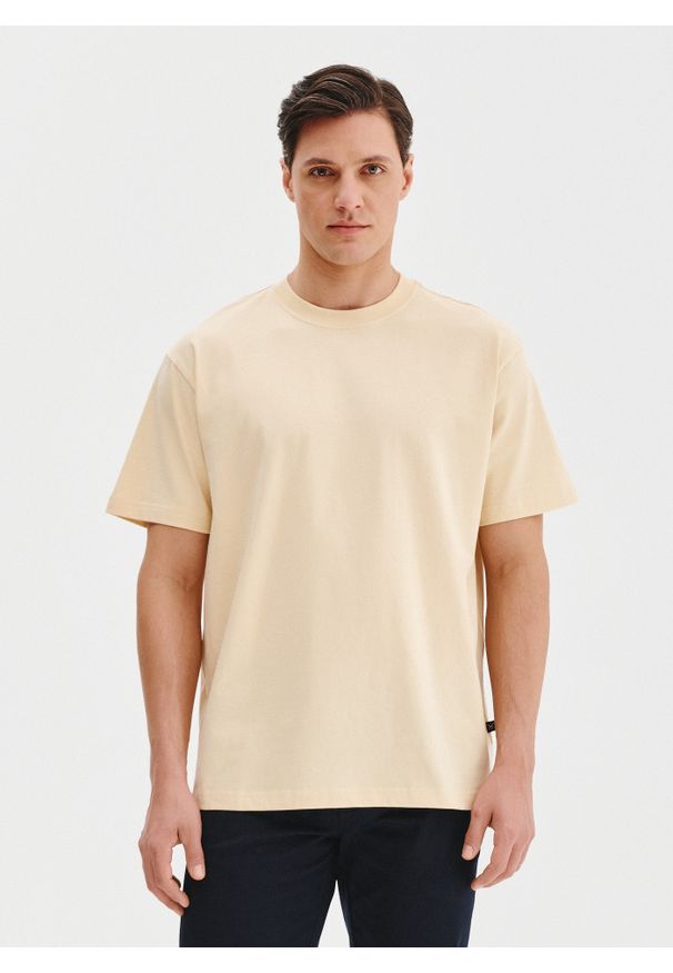 Pako Lorente - PAKO LORENTE – Beżowy t-shirt oversize. Okazja: na co dzień. Kolor: zielony, beżowy, oliwkowy. Materiał: bawełna. Styl: casual