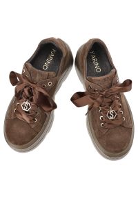 Sneakersy damskie Karino, półbuty na wysokiej platformie i ze skóry zamszowej, brązowe, 5739-015-P-Cervo-Welur. Okazja: na co dzień. Zapięcie: sznurówki. Kolor: brązowy. Materiał: zamsz, satyna, skóra, welur. Szerokość cholewki: normalna. Obcas: na platformie. Styl: casual, elegancki #8