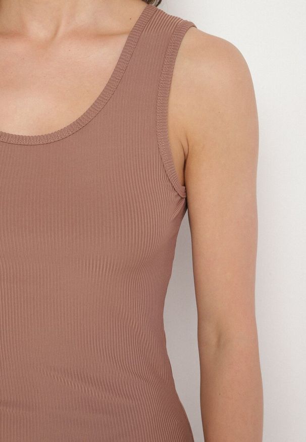 Born2be - Brązowa Dopasowana Sukienka z Bawełną Nerisave. Okazja: na co dzień. Kolor: brązowy. Materiał: bawełna. Typ sukienki: proste. Styl: klasyczny, casual, elegancki