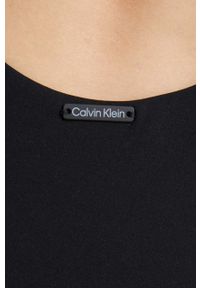 Calvin Klein jednoczęściowy strój kąpielowy kolor czarny lekko usztywniona miseczka. Kolor: czarny. Materiał: włókno, materiał #3