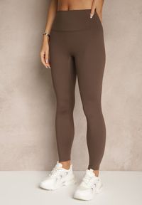 Renee - Brązowy Komplet Sportowy Legginsy i T-shirt o Dopasowanym Kroju Silanessa. Kolor: brązowy