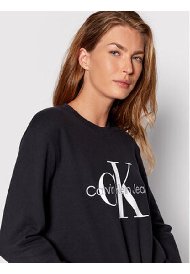 Calvin Klein Jeans Bluza J20J219140 Czarny Regular Fit. Kolor: czarny. Materiał: bawełna
