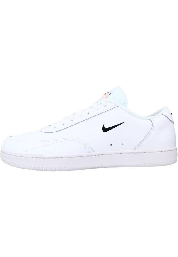 Tenisówki Nike Model Court Vintage Kolor Biały. Kolor: biały, wielokolorowy, czarny. Materiał: skóra, tkanina. Model: Nike Court. Sport: turystyka piesza
