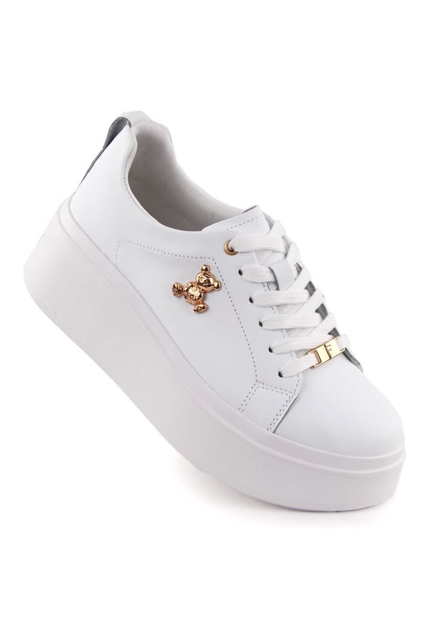 Skórzane półbuty damskie na platformie białe Filippo 6246. Kolor: biały. Materiał: skóra. Obcas: na platformie