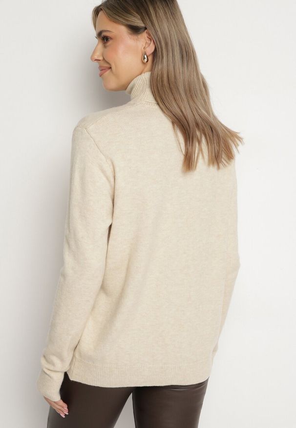 Born2be - Jasnobeżowy Klasyczny Golf z Wiskozą i Bawełną Lerella. Okazja: do pracy, na co dzień. Typ kołnierza: golf. Kolekcja: plus size. Kolor: beżowy. Materiał: wiskoza, bawełna. Styl: klasyczny