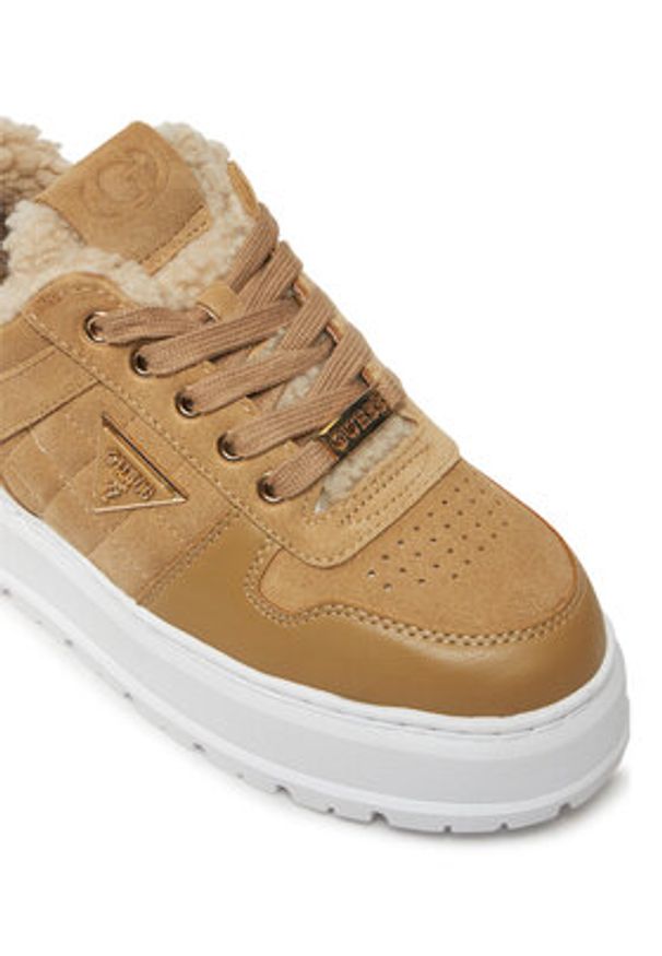 Guess Sneakersy Terria FLFTER SUE12 Beżowy. Kolor: beżowy. Materiał: zamsz, skóra