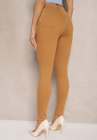 Renee - Jasnobrązowe Spodnie Skinny Winvienne. Stan: podwyższony. Kolor: brązowy. Długość: długie. Wzór: ażurowy