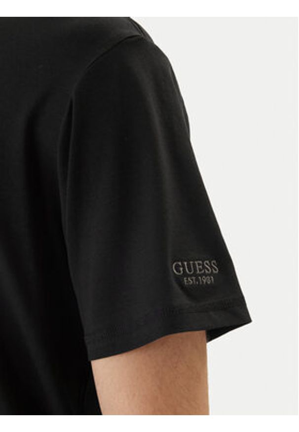 Guess T-Shirt M6RI62 JR06K Czarny Regular Fit. Kolor: czarny. Materiał: bawełna
