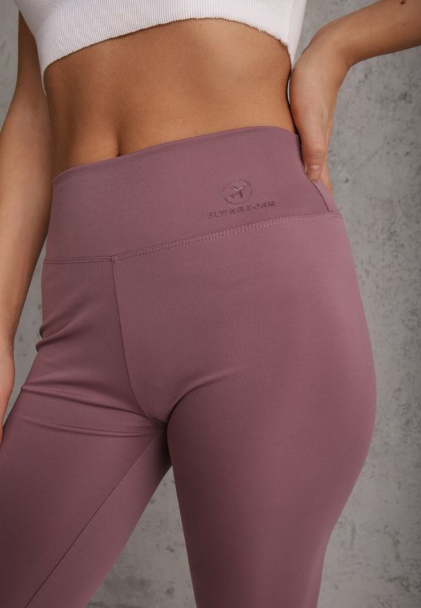 Renee - Fioletowe Szorty Bikery High Waist z Wyszczuplającym Pasem Briarrose. Okazja: na co dzień. Stan: podwyższony. Kolor: fioletowy. Materiał: len. Styl: casual, sportowy