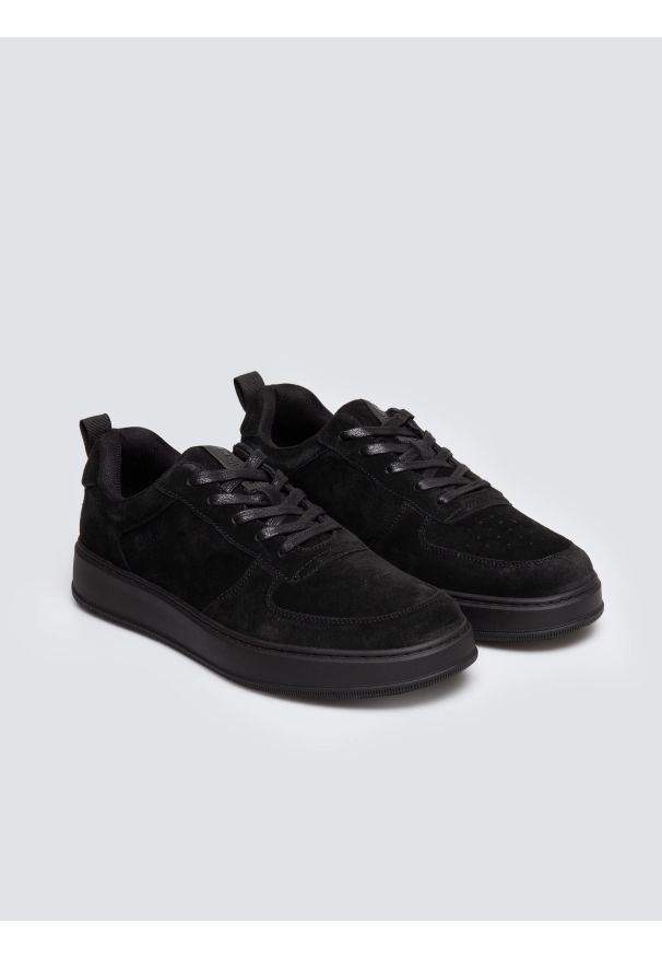 Big-Star - Sneakersy męskie ze skóry naturalnej zamszowej czarne OO174012 906. Okazja: na co dzień. Nosek buta: okrągły. Kolor: czarny. Materiał: zamsz, skóra