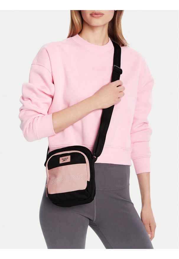 Reebok Saszetka C-RBK-P-003-08 Czarny. Kolor: czarny. Materiał: materiał