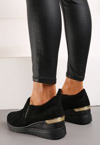 Born2be - Czarne Sneakersy Minnis. Nosek buta: okrągły. Kolor: czarny. Obcas: na koturnie. Wysokość obcasa: średni #3
