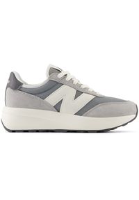 Buty dziecięce New Balance GS370AH – szare. Kolor: szary. Materiał: zamsz, skóra. Szerokość cholewki: normalna. Sezon: lato #1
