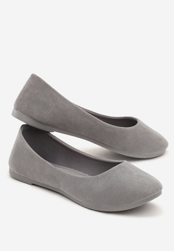 Renee - Szare Balerinki Gibbs. Nosek buta: okrągły. Zapięcie: bez zapięcia. Kolor: szary. Materiał: materiał. Obcas: na płaskiej podeszwie. Styl: elegancki, klasyczny