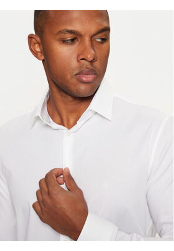 Calvin Klein Koszula K10K113863 Biały Slim Fit. Kolor: biały. Materiał: bawełna