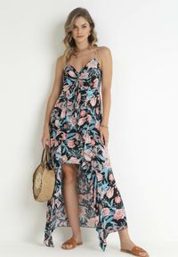 Born2be - Czarna Sukienka Maxi na Cienkich Ramiączkach z Dłuższym Tyłem Holtisa. Kolor: czarny. Długość rękawa: na ramiączkach. Wzór: aplikacja. Sezon: wiosna, lato. Długość: maxi #1