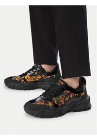 Versace Jeans Couture Sneakersy 79YA3SIB ZSC90 Czarny. Kolor: czarny. Materiał: materiał #1