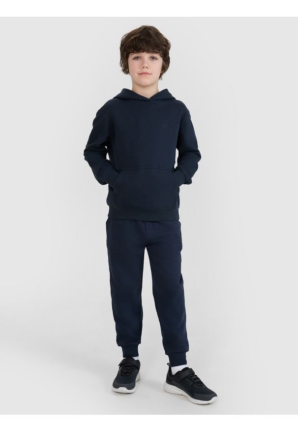4f - 4F Spodnie dresowe joggery chłopięce - granatowe 164 (13-14 lat). Okazja: na co dzień. Kolor: niebieski. Materiał: dresówka. Sezon: lato. Styl: sportowy, casual