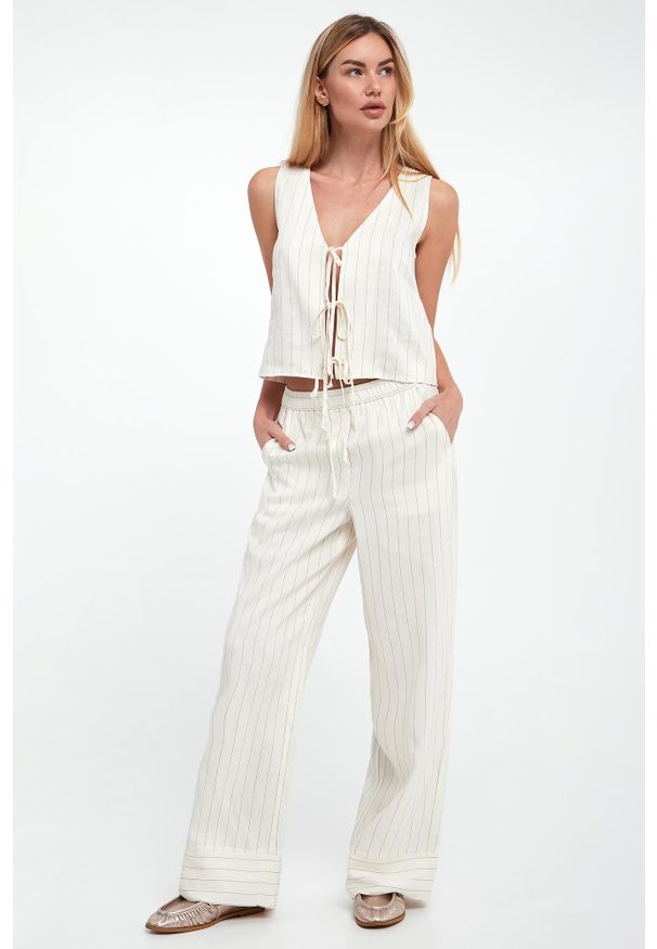 Marella Sport - Top damski lniany Isolana MARELLA SPORT. Materiał: len. Styl: sportowy