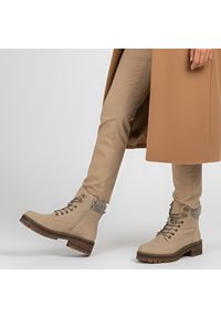 Beżowe Botki Vinceza Modne Buty Damskie. Okazja: na spacer, na co dzień. Zapięcie: sznurówki. Kolor: beżowy. Materiał: materiał, dzianina. Sezon: zima, jesień. Styl: elegancki, casual #1