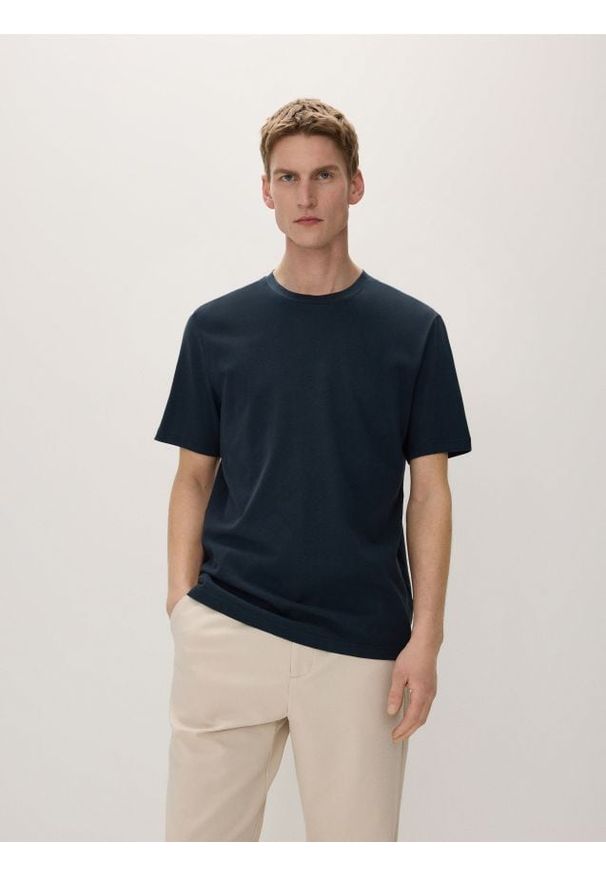 Reserved - T-shirt regular z domieszką jedwabiu - granatowy. Kolor: niebieski. Materiał: jedwab