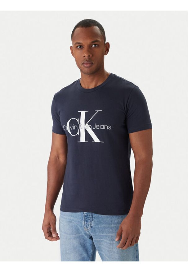 Calvin Klein Jeans T-Shirt J30J320935 Granatowy Slim Fit. Kolor: niebieski. Materiał: bawełna
