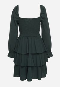 Born2be - Ciemnozielona Rozkloszowana Sukienka z Falbankami i Bufiastymi Rękawami Semithara. Okazja: na co dzień. Typ kołnierza: kołnierz z falbankami. Kolor: zielony. Wzór: aplikacja. Styl: klasyczny, casual, elegancki #3