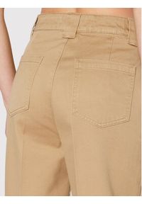 United Colors of Benetton - United Colors Of Benetton Chinosy 4T33DF005 Brązowy Cropped Fit. Kolor: brązowy. Materiał: bawełna #3