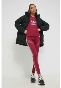 adidas Originals legginsy damskie kolor bordowy z aplikacją. Stan: podwyższony. Kolor: czerwony. Materiał: materiał. Wzór: aplikacja #3