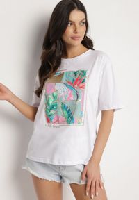 Born2be - Biały Bawełniany T-shirt z Ozdobnym Nadrukiem Delmari. Okazja: na co dzień, na spacer. Kolor: biały. Materiał: bawełna. Wzór: nadruk. Styl: klasyczny, casual #4