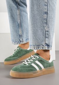 Born2be - Zielone Skórzane Sneakersy Klasyczne Tenisówki z Zamszu Naturalnego Teniresela. Nosek buta: okrągły. Zapięcie: sznurówki. Kolor: zielony. Materiał: zamsz, skóra. Obcas: na obcasie. Wysokość obcasa: niski
