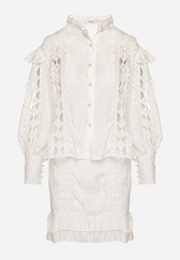 Born2be - Biały Ażurowy Komplet z Dodatkiem Bawełny Koszula z Perełkowymi Guzikami i Spódnica Leniyana. Kolor: biały. Materiał: bawełna. Wzór: ażurowy