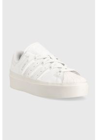 adidas Originals sneakersy skórzane Superstar Bonega kolor biały. Nosek buta: okrągły. Kolor: biały. Materiał: skóra. Obcas: na platformie. Model: Adidas Superstar #5