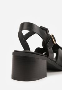 Renee - Czarne Sandały na Słupku Ozdobione Wycięciami Rharlan. Zapięcie: sprzączka. Kolor: czarny. Wzór: aplikacja. Sezon: lato. Obcas: na słupku. Styl: elegancki. Wysokość obcasa: średni #8