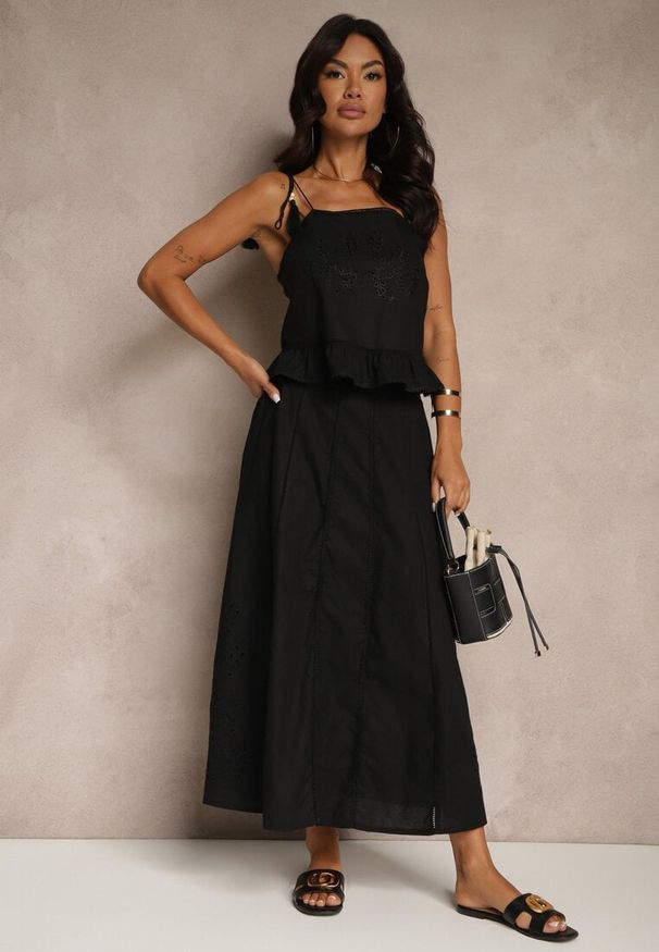 Renee - Czarna Bluzka z Bawełny z Falbanką Haftami i Frędzlami Milunissa. Okazja: na co dzień. Kolor: czarny. Materiał: bawełna. Wzór: haft. Sezon: lato. Styl: boho, casual, elegancki