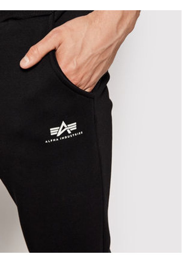 Alpha Industries Spodnie dresowe Basic Jogger 116370 Czarny Slim Fit. Kolor: czarny. Materiał: bawełna